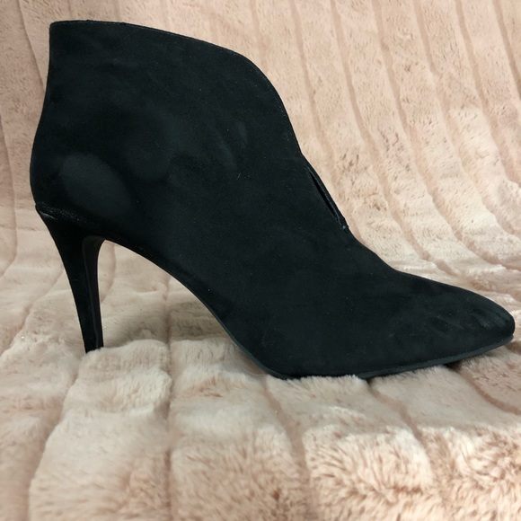 Heels - Picture 2 of 2